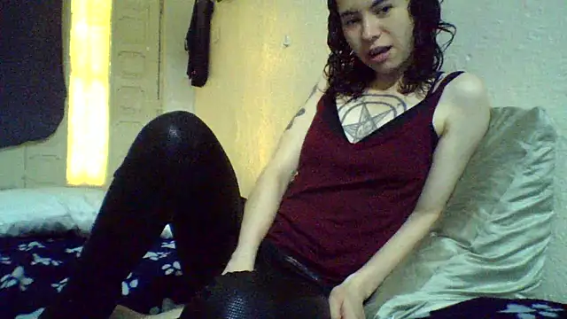 CELEna098rs707 online show from April 6, 8:32 pm