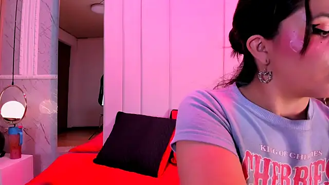 ivannabellini online show from February 12, 2:30 pm