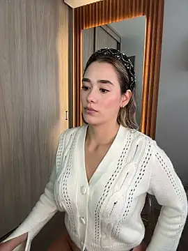 FridaKlein online show from January 12, 8:25 pm