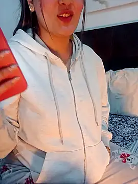 im here- online show from November 27, 4:10 pm