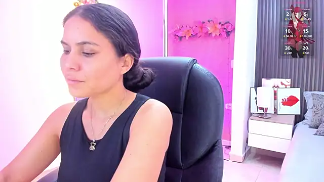 natasha  jackson online show from December 18, 12:32 pm