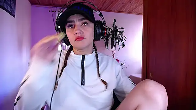 Snapshot of Lu_perez chatting on September 26, 9:23 pm Lu perez online show from September 26, 9:23 pm