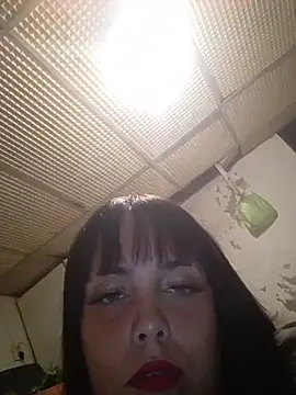 lucylovles online show from April 8, 11:51 pm