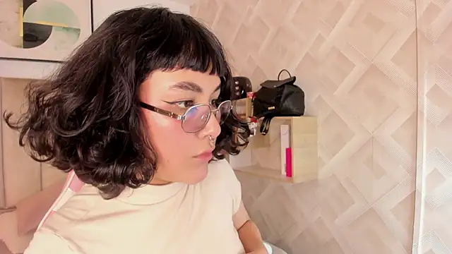 Haru Bonny online show from March 18, 7:41 pm