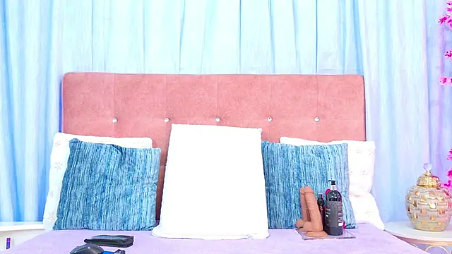 AlliciaKim online show from October 19, 7:16 pm