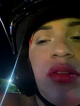 perlita05 online show from December 14, 12:49 am