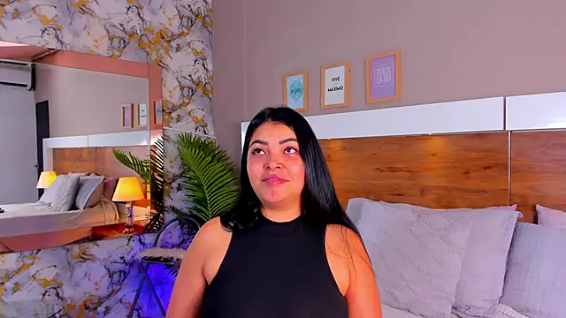 EmaBakker online show from October 22, 1:27 pm