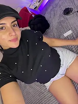 anniemorgan01 online show from October 7, 3:33 am