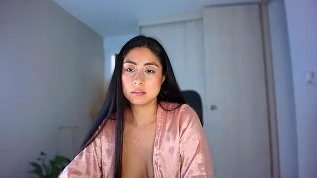 auroracaruso11 online show from June 13, 8:50 pm