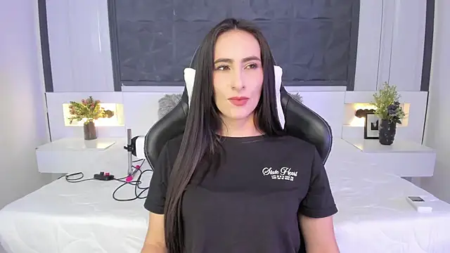 SaraGomez1 online show from October 2, 4:01 pm