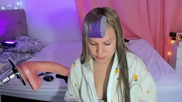 Annaraquel  online show from December 5, 12:32 am