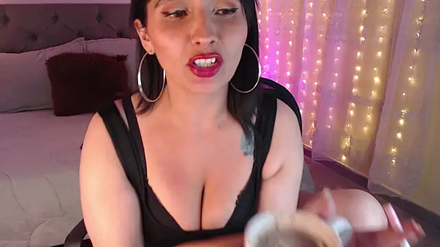 emily leinner online show from December 22, 1:53 am