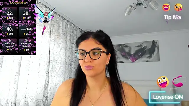 Snapshot of MyaBigBoobs chatting on September 28, 10:31 am MyaBigBoobs online show from September 28, 10:31 am