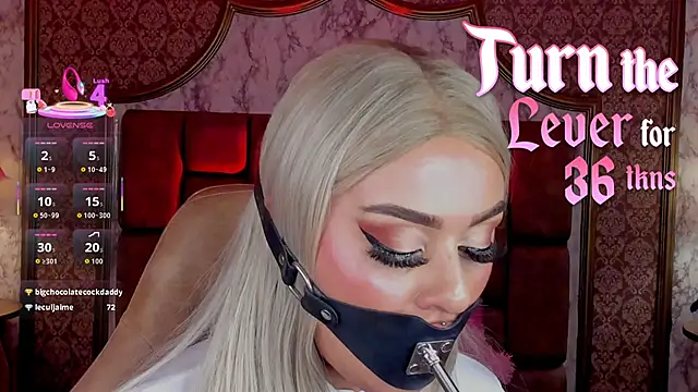 SoffiQueen online show from November 19, 9:26 pm