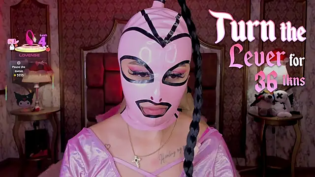 SoffiQueen online show from December 1, 3:15 pm