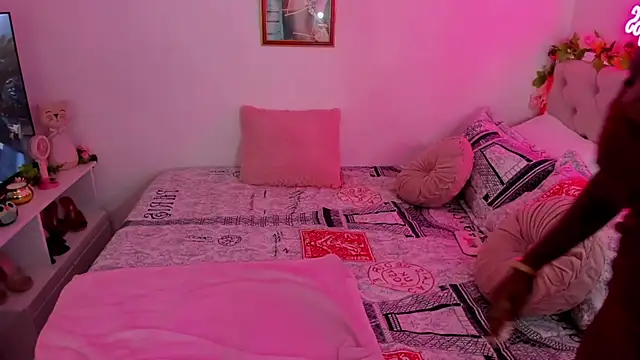 bruneettklaryss online show from March 18, 7:46 am