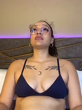 EMILYY FOXY online show from June 4, 7:40 pm