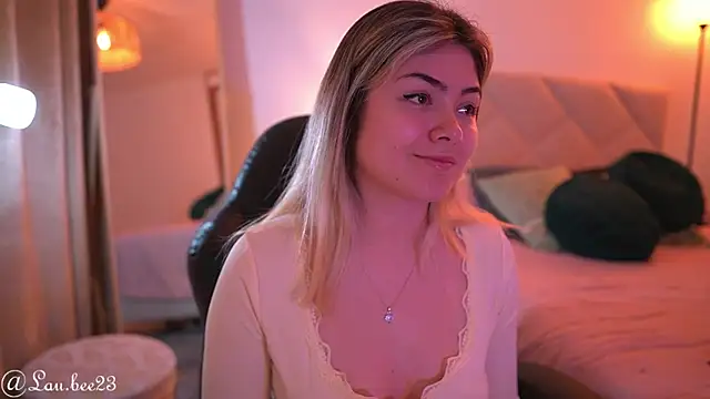 Lau Bee online show from September 19, 6:18 pm