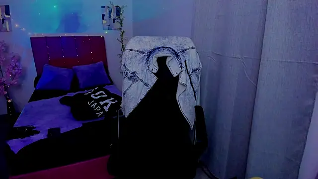 Snapshot of Charlee_pink chatting on October 1, 11:20 pm Charlee pink online show from October 1, 11:20 pm