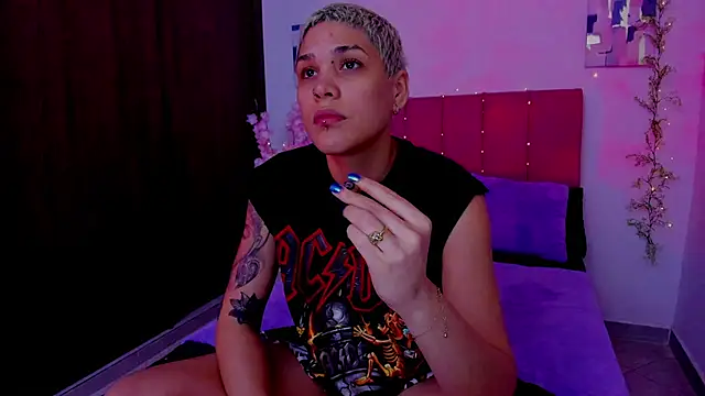 Snapshot of Charlee_pink chatting on September 30, 2:17 am Charlee pink online show from September 30, 2:17 am