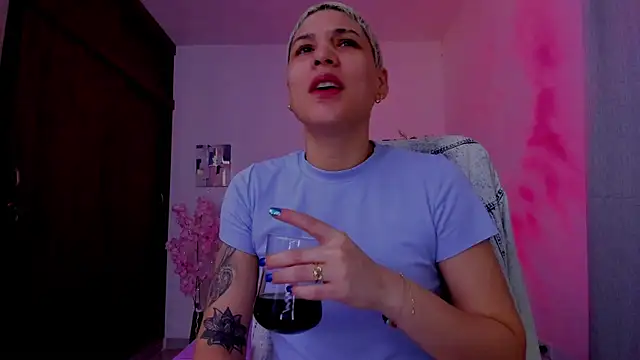 Snapshot of Charlee_pink chatting on September 26, 11:52 am Charlee pink online show from September 26, 11:52 am