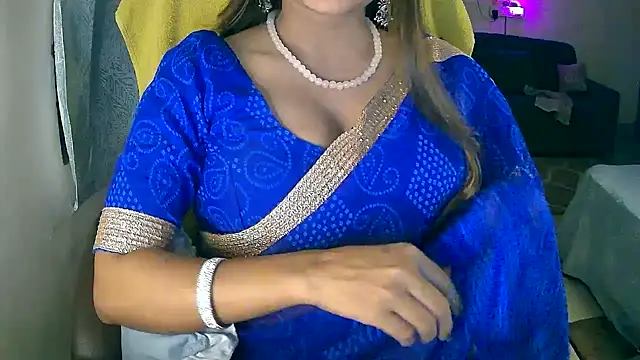 Snapshot of Cute-Tara chatting on October 15, 5:59 pm Cute-Tara online show from October 15, 5:59 pm