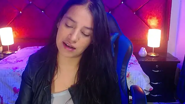 Julietacollins06 online show from April 23, 1:13 pm