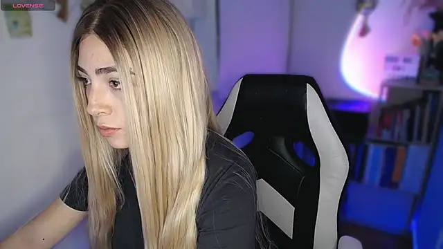 channel blonde a online show from October 15, 4:59 am