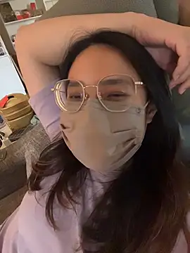 yourbootygirl online show from April 11, 7:03 am