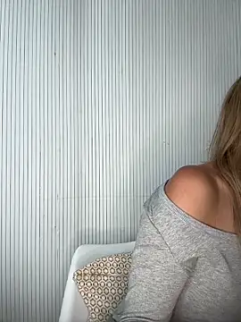 Snapshot of Milla__one chatting on September 12, 8:23 am Milla one online show from September 12, 8:23 am