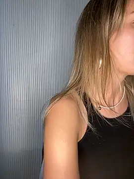 Snapshot of Milla__one chatting on September 17, 3:32 pm Milla one online show from September 17, 3:32 pm