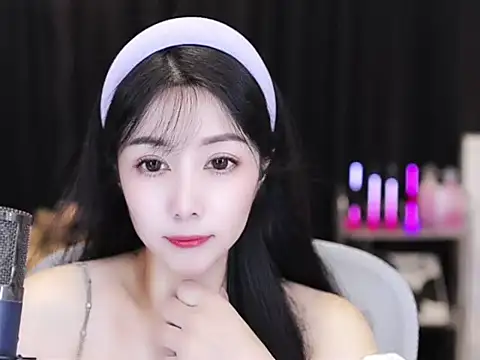 Nuyoah-77 online show from September 15, 5:20 pm