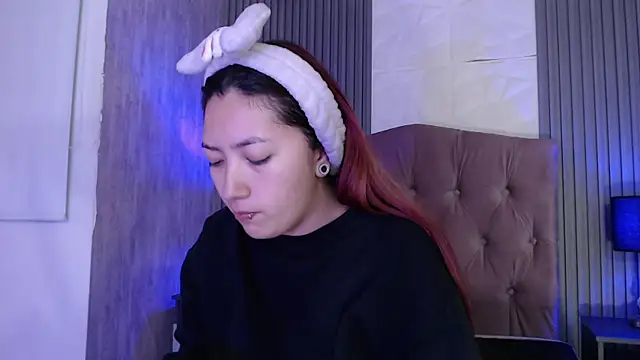 Mia Rinn online show from November 5, 1:49 pm