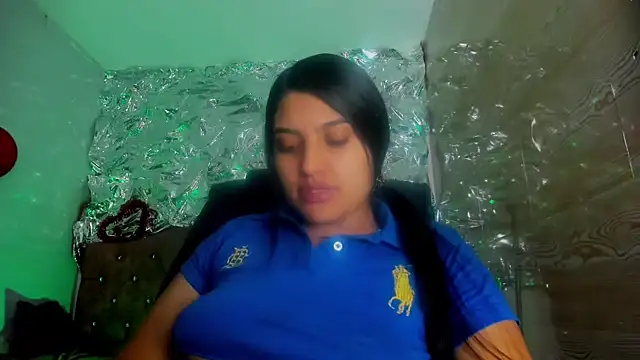 SarahStones online show from March 30, 11:59 pm