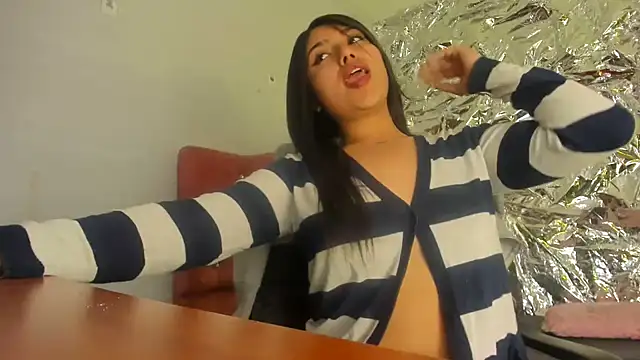 SarahStones online show from January 15, 6:30 am