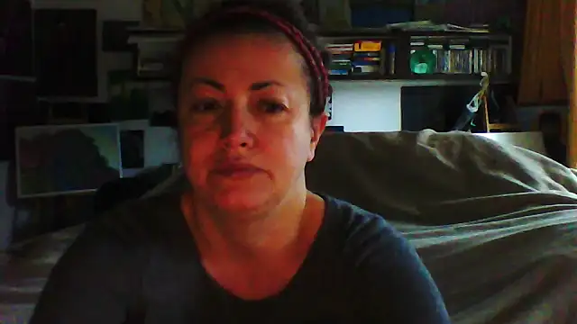 Snapshot of MariaAnaSunshine chatting on October 13, 6:27 am MariaAnaSunshine online show from October 13, 6:27 am