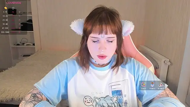 Snapshot of Spliti_moon chatting on October 11, 12:19 pm Spliti moon online show from October 11, 12:19 pm