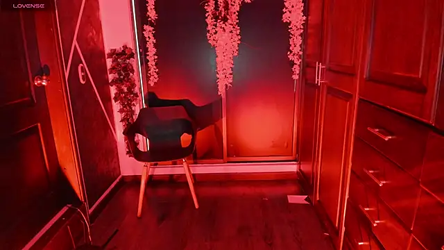 SexyNaf online show from November 4, 7:30 pm