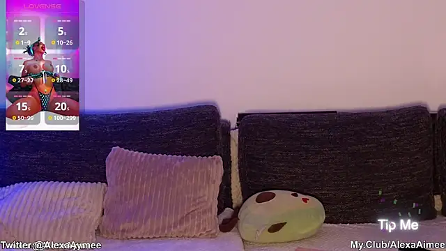 AlexaAimee online show from November 28, 1:30 am