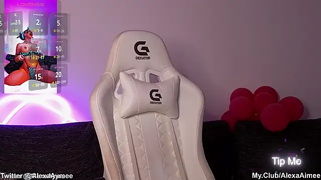 AlexaAimee online show from April 15, 8:37 am