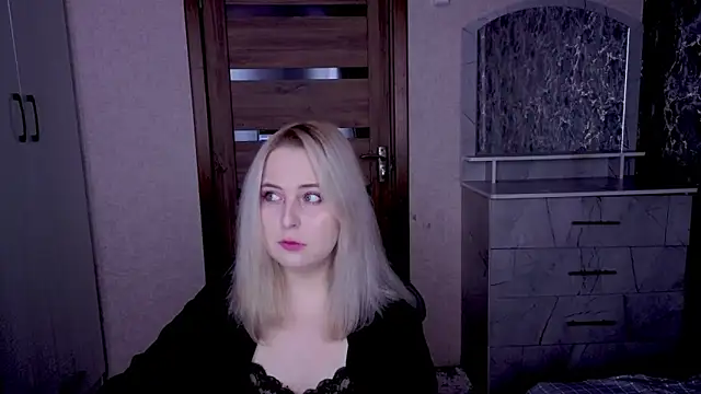 Kristy-Max online show from April 12, 9:06 pm