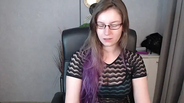 emmaxDelight online show from October 23, 6:41 am