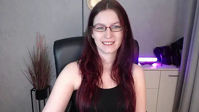 emmaxDelight online show from January 9, 6:29 am