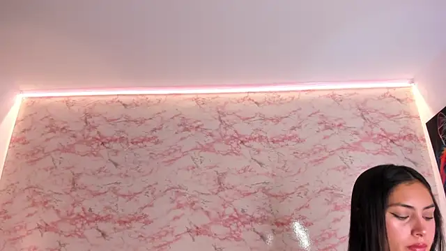  Danaa online show from February 9, 7:05 pm