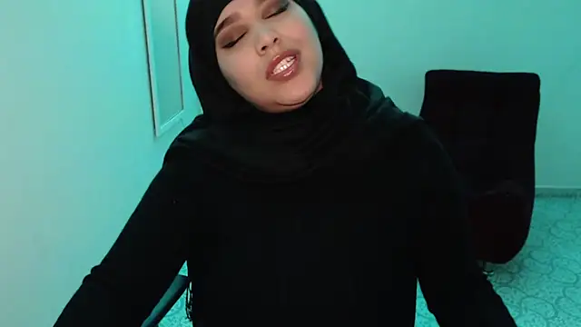 Snapshot of VenussTits97 chatting on October 3, 6:46 pm VenussTits97 online show from October 3, 6:46 pm