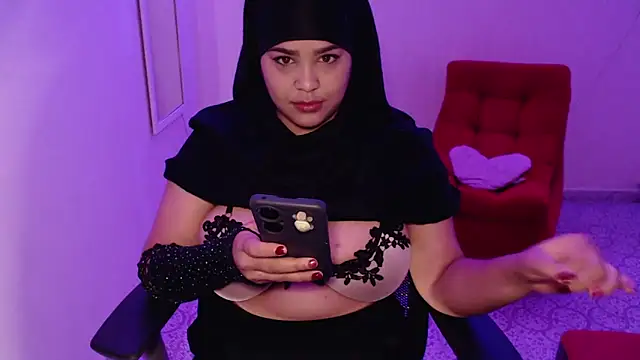 Snapshot of VenussTits97 chatting on October 21, 8:35 pm VenussTits97 online show from October 21, 8:35 pm