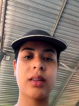 Laisabrazil online show from December 1, 3:15 pm