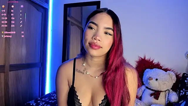 Lee Ash online show from November 9, 3:52 pm