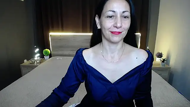 Snapshot of LiluGrants chatting on October 9, 6:23 pm LiluGrants online show from October 9, 6:23 pm