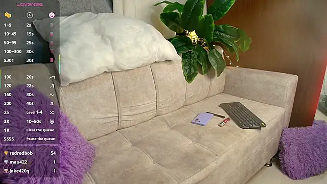 liaowen1 online show from April 18, 3:31 am